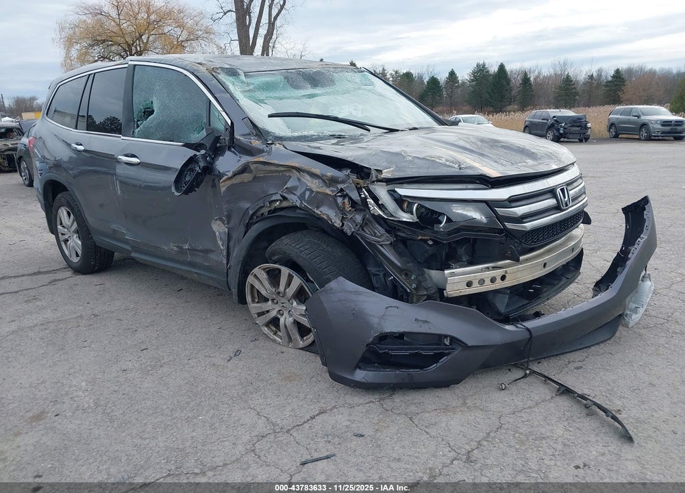 2018 HONDA PILOT LX VIN: 5FNYF6H17JB066016