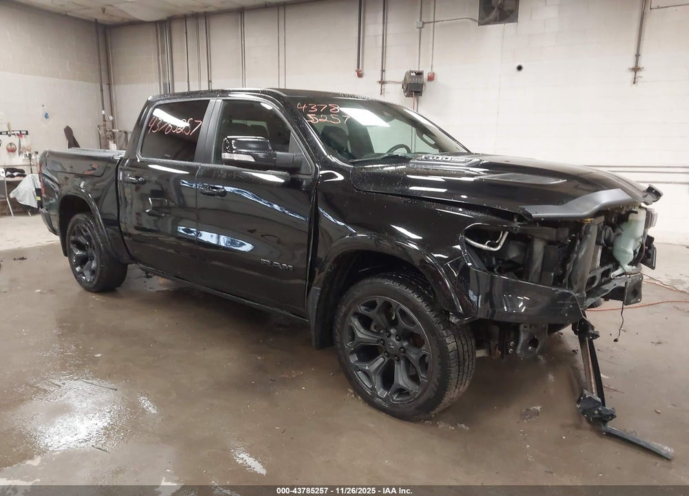 2020 RAM 1500 LIMITED  4X4 5'7 BOX VIN: 1C6SRFHT8LN183923