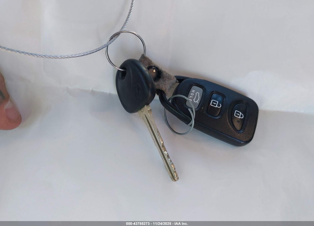 2013 HYUNDAI ELANTRA GLS VIN: 5NPDH4AE8DH404779