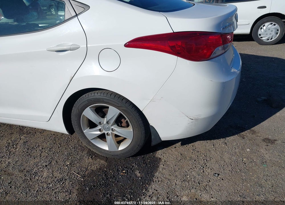 2013 HYUNDAI ELANTRA GLS VIN: 5NPDH4AE8DH404779