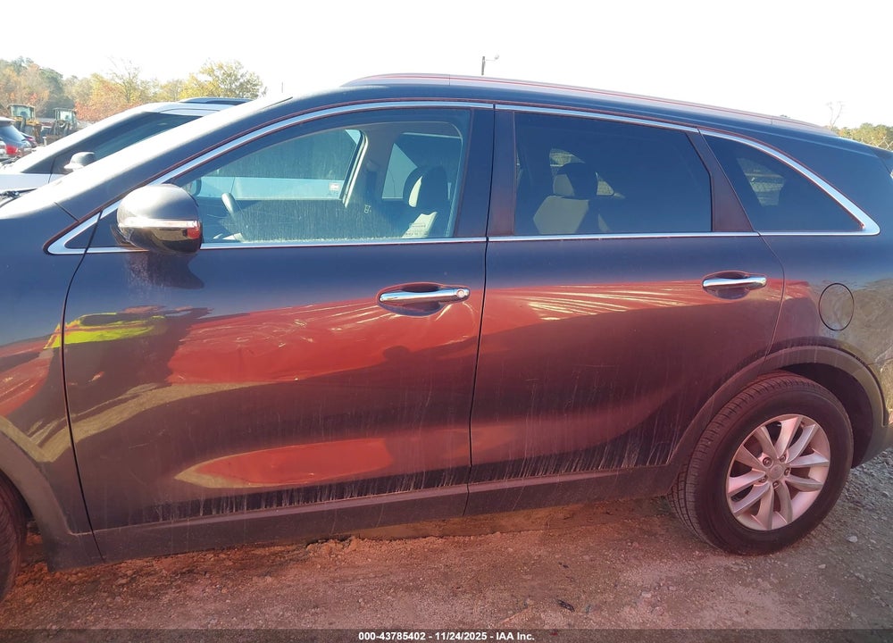 2017 KIA SORENTO 2.4L LX VIN: 5XYPG4A38HG212175