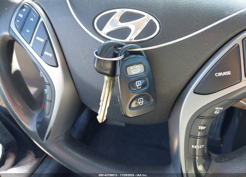2014 HYUNDAI ELANTRA SE VIN: 5NPDH4AE0EH466162