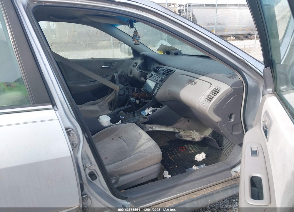 2002 HONDA ACCORD 2.3 LX VIN: 3HGCG56432G705116