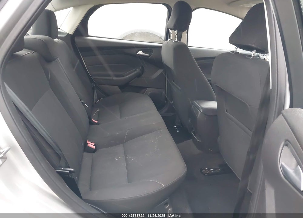 2017 FORD FOCUS SE VIN: 1FADP3F20HL288495
