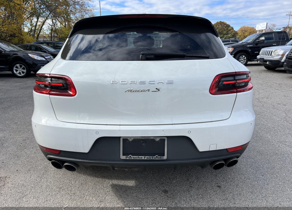 2016 PORSCHE MACAN S VIN: WP1AB2A53GLB42337