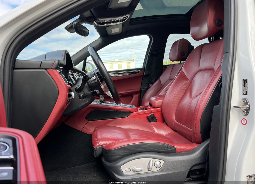 2016 PORSCHE MACAN S VIN: WP1AB2A53GLB42337