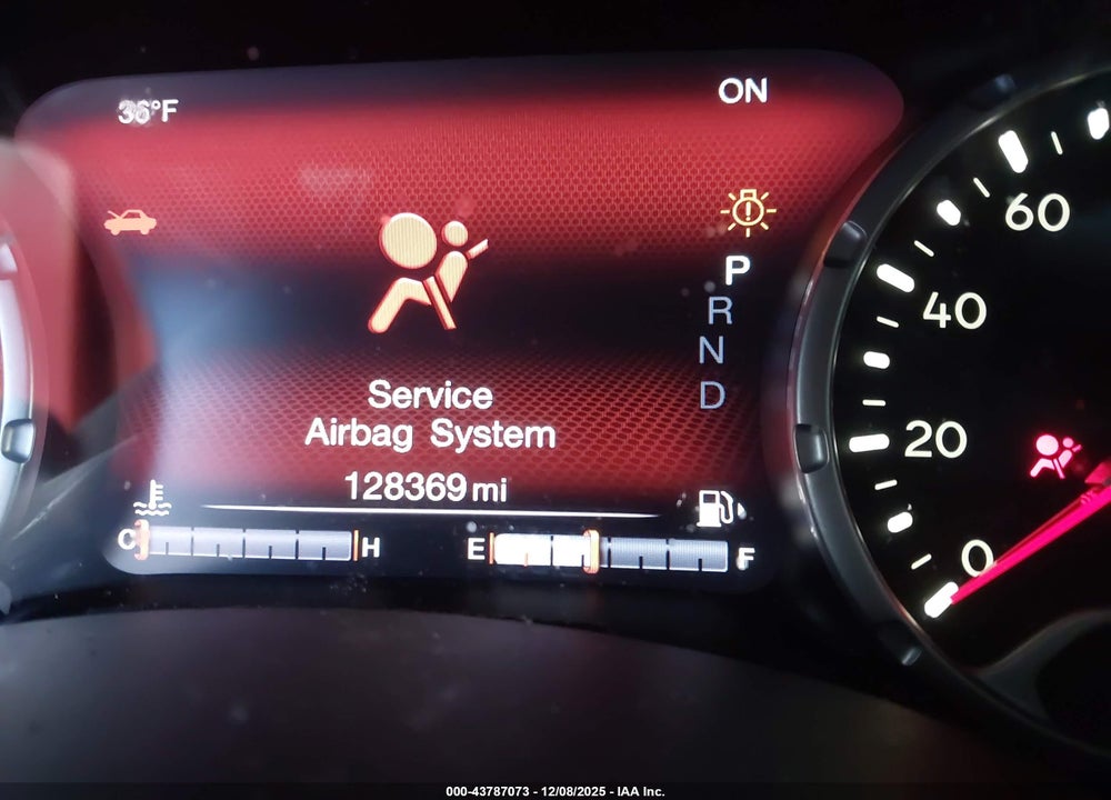2015 JEEP RENEGADE TRAILHAWK VIN: ZACCJBCT3FPB93579