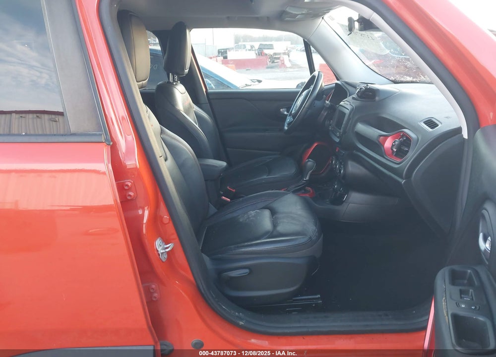 2015 JEEP RENEGADE TRAILHAWK VIN: ZACCJBCT3FPB93579