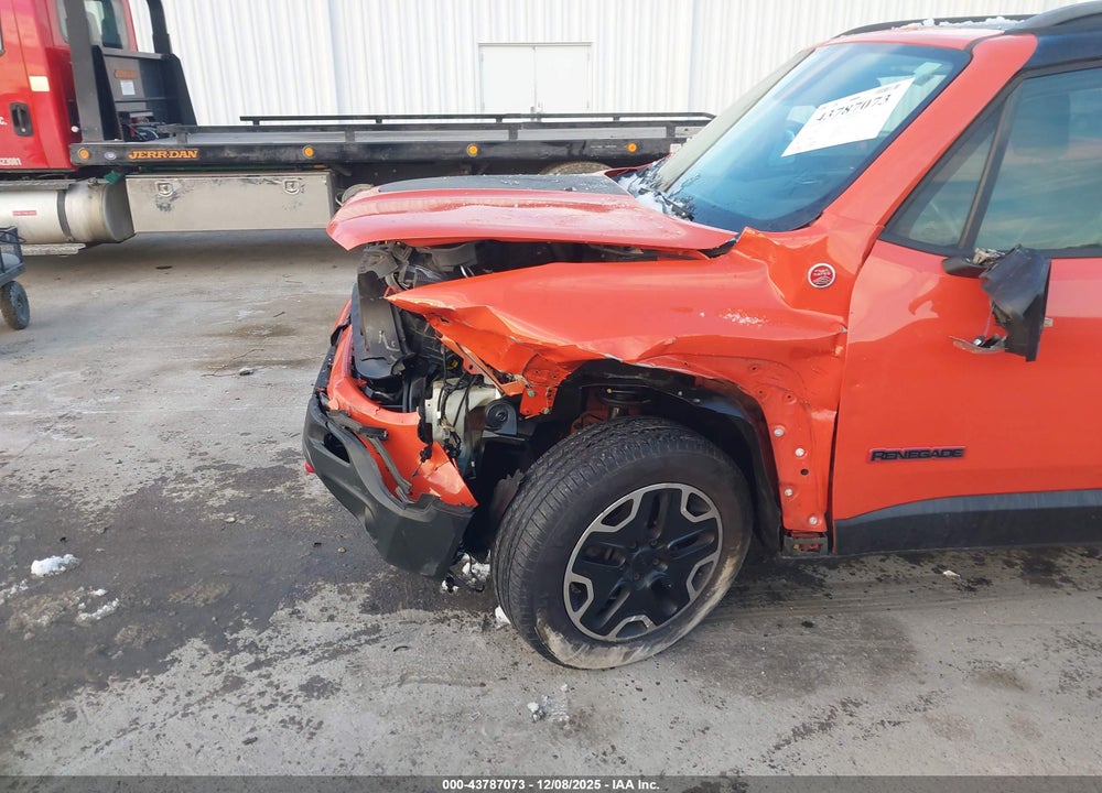 2015 JEEP RENEGADE TRAILHAWK VIN: ZACCJBCT3FPB93579