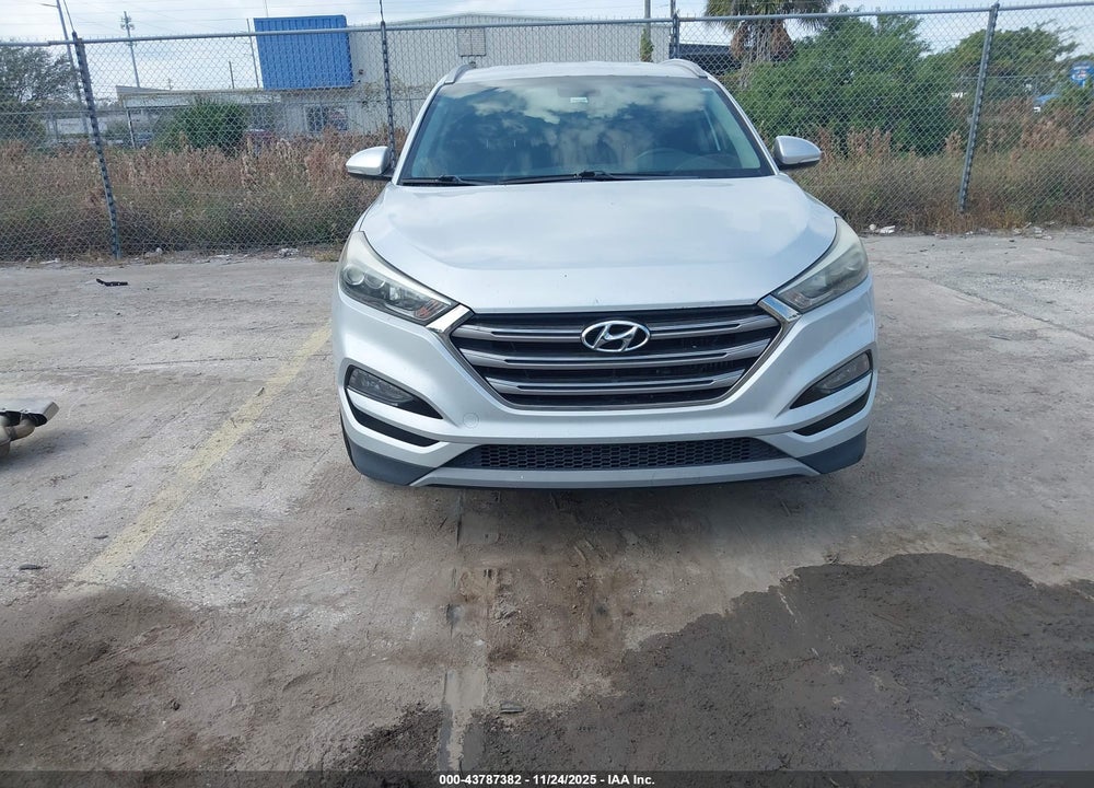2017 HYUNDAI TUCSON LIMITED VIN: KM8J33A21HU420427