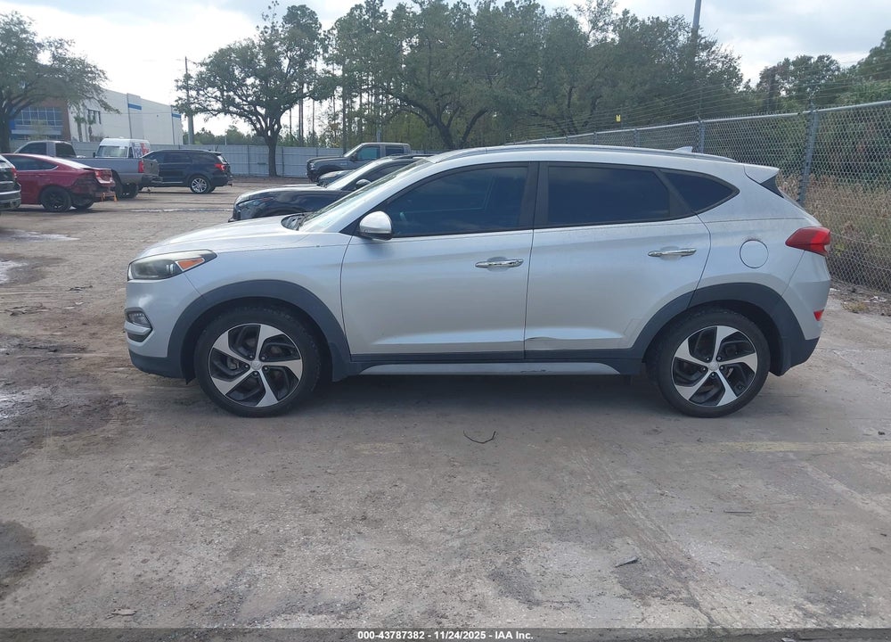 2017 HYUNDAI TUCSON LIMITED VIN: KM8J33A21HU420427