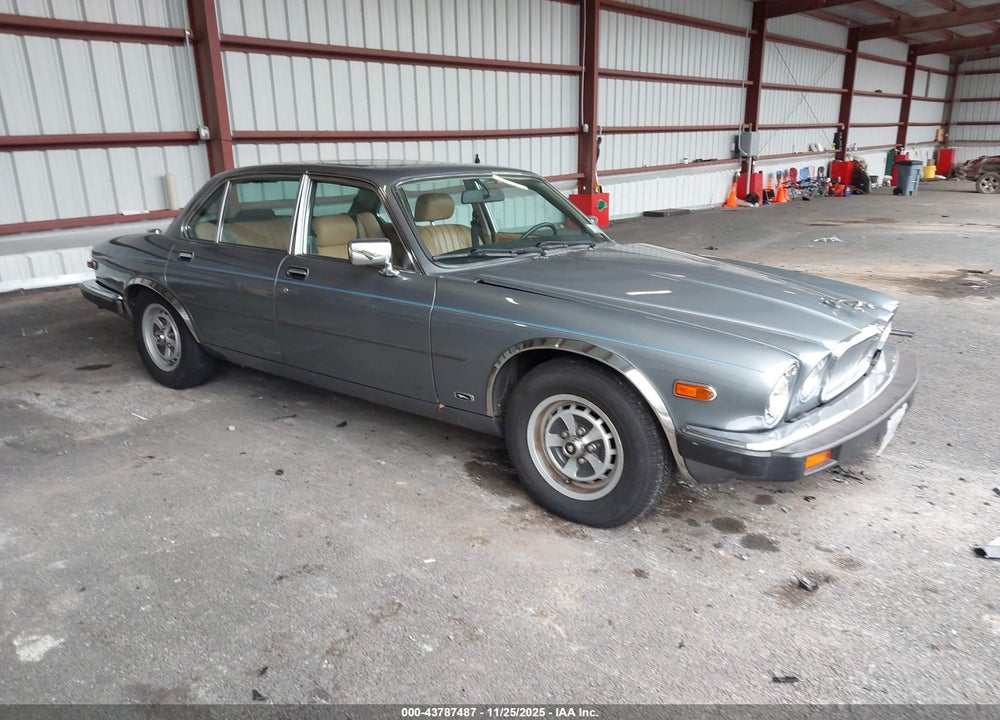1987 JAGUAR XJ6 VIN: SAJAV1343HC472912