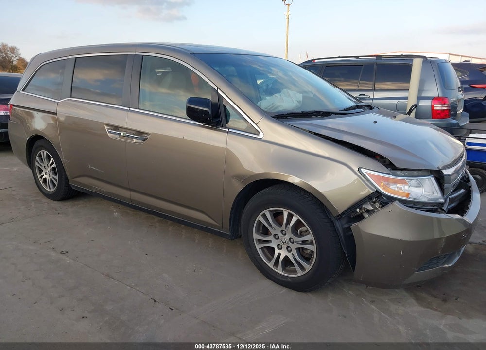 2013 HONDA ODYSSEY EX-L VIN: 5FNRL5H61DB049882