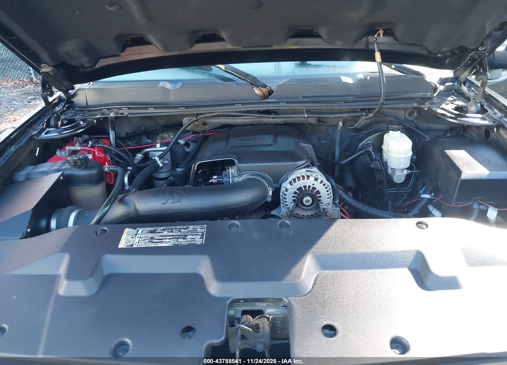 2011 CHEVROLET SILVERADO 1500 LT VIN: 1GCRKSE37BZ111191