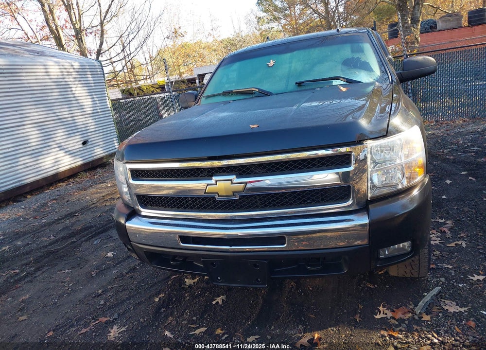 2011 CHEVROLET SILVERADO 1500 LT VIN: 1GCRKSE37BZ111191