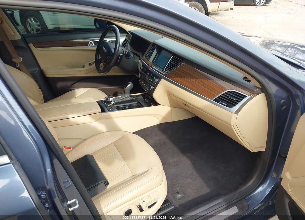 2016 HYUNDAI GENESIS 3.8 VIN: KMHGN4JE9GU117205