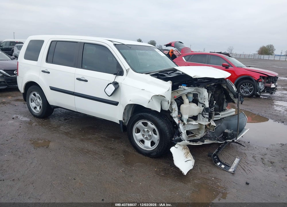 2011 HONDA PILOT LX VIN: 5FNYF3H28BB052313