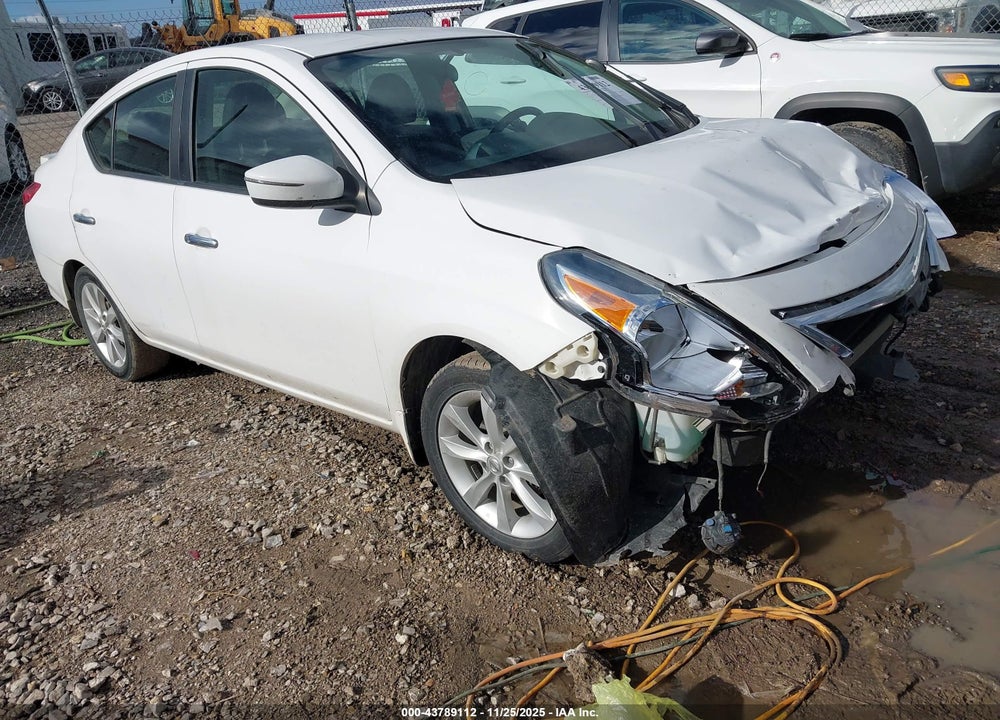 2015 NISSAN VERSA 1.6 SL VIN: 3N1CN7AP5FL871316