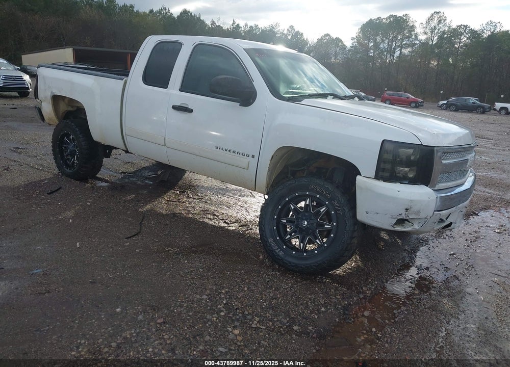 2008 CHEVROLET SILVERADO 1500 LT1 VIN: 2GCEK19J281269151