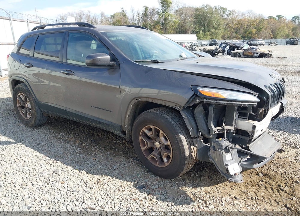 2018 JEEP CHEROKEE LATITUDE TECH CONNECT FWD VIN: 1C4PJLCX0JD612666