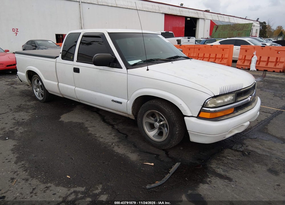 2001 CHEVROLET S-10 LS VIN: 1GCCS19W518235419