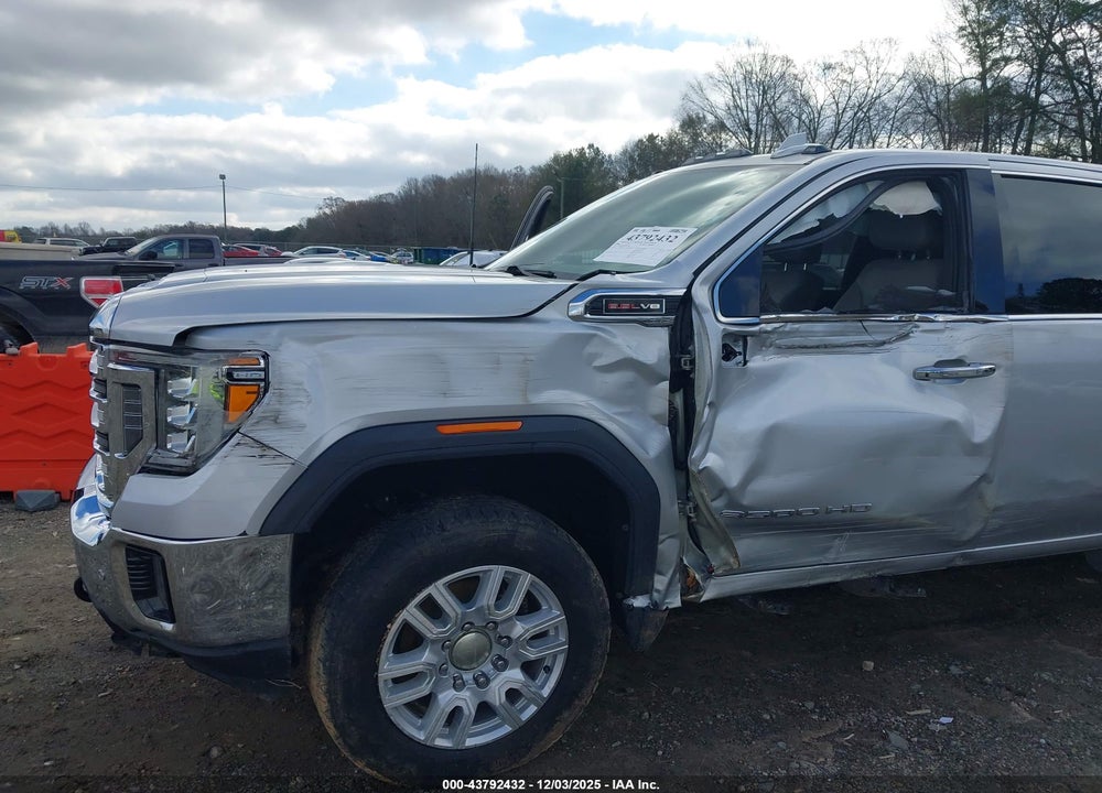 2022 GMC SIERRA 3500HD 4WD  STANDARD BED SLT VIN: 1GT49UE79NF156479