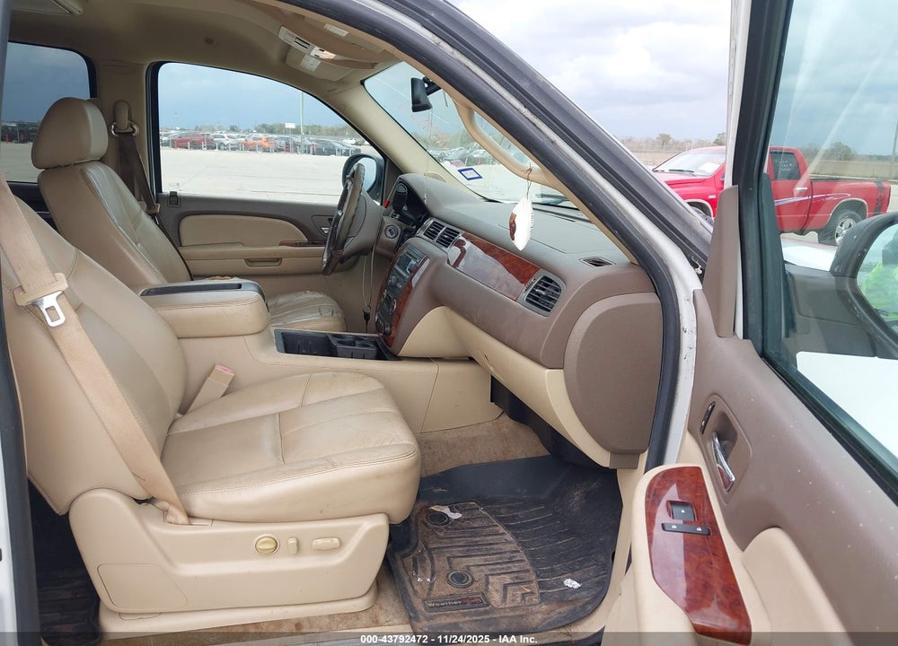 2009 CHEVROLET SUBURBAN 1500 LT2 VIN: 1GNFK26359R200194