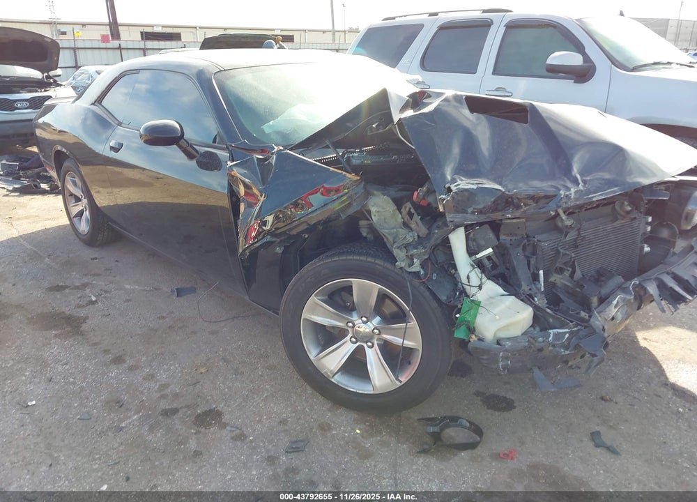 2018 DODGE CHALLENGER SXT VIN: 2C3CDZAG8JH183649