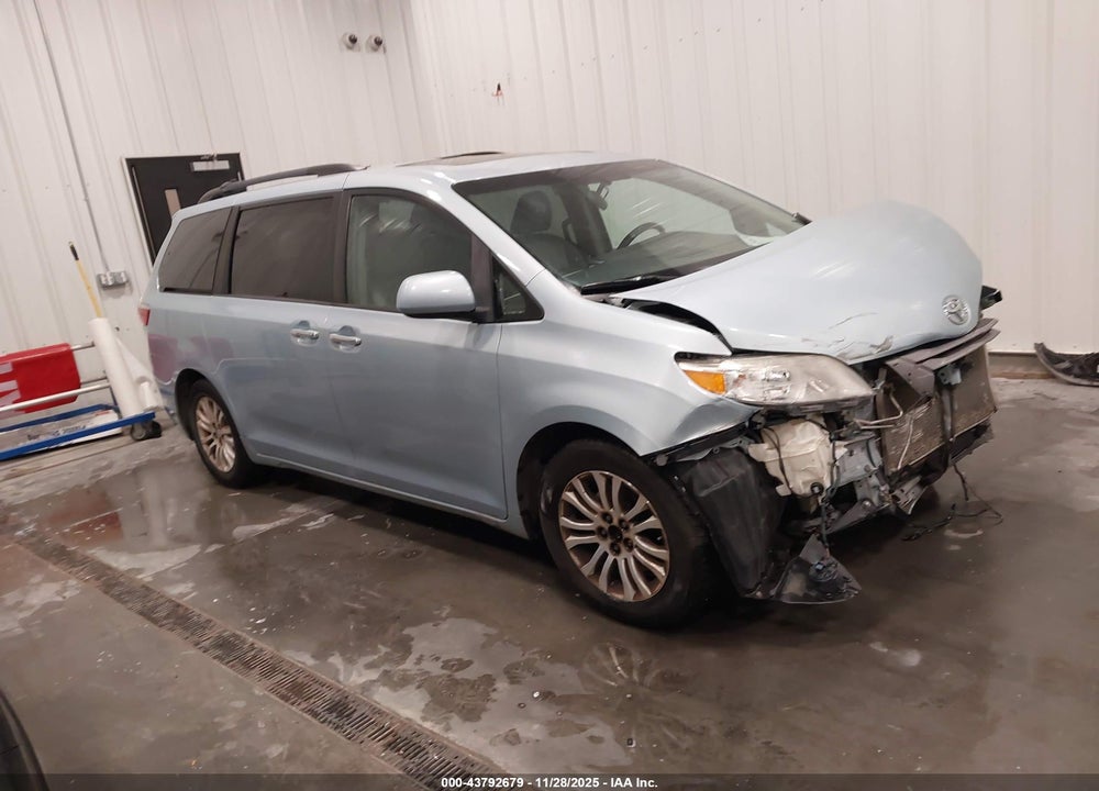 2015 TOYOTA SIENNA XLE PREMIUM 8 PASSENGER VIN: 5TDYK3DC8FS539197