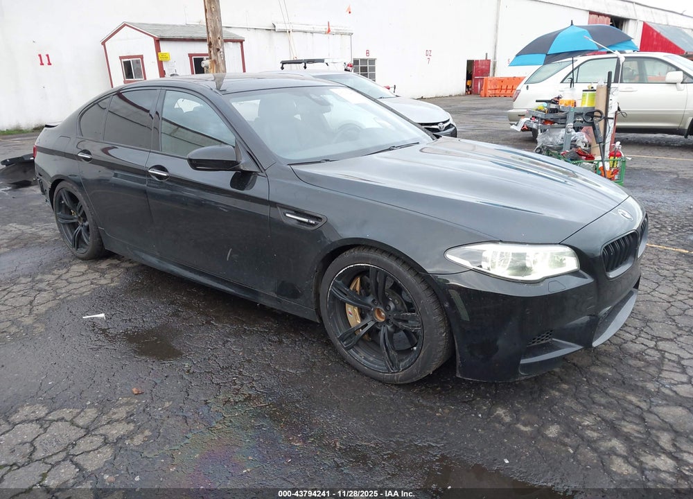 2015 BMW M5 VIN: WBSFV9C53FD594794