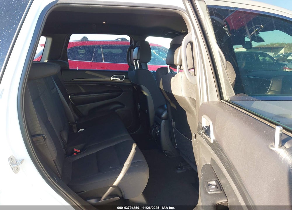 2019 JEEP GRAND CHEROKEE LAREDO E 4X4 VIN: 1C4RJFAG3KC709073