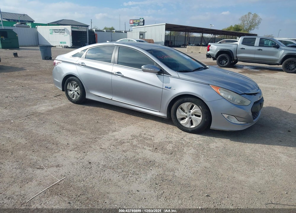 2015 HYUNDAI SONATA HYBRID VIN: KMHEC4A46FA120681
