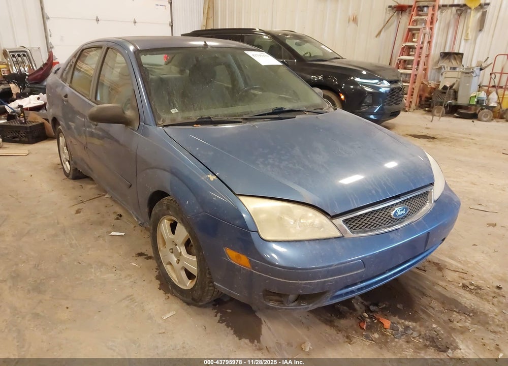 2005 FORD FOCUS ZX4 VIN: 1FAFP34N15W136984
