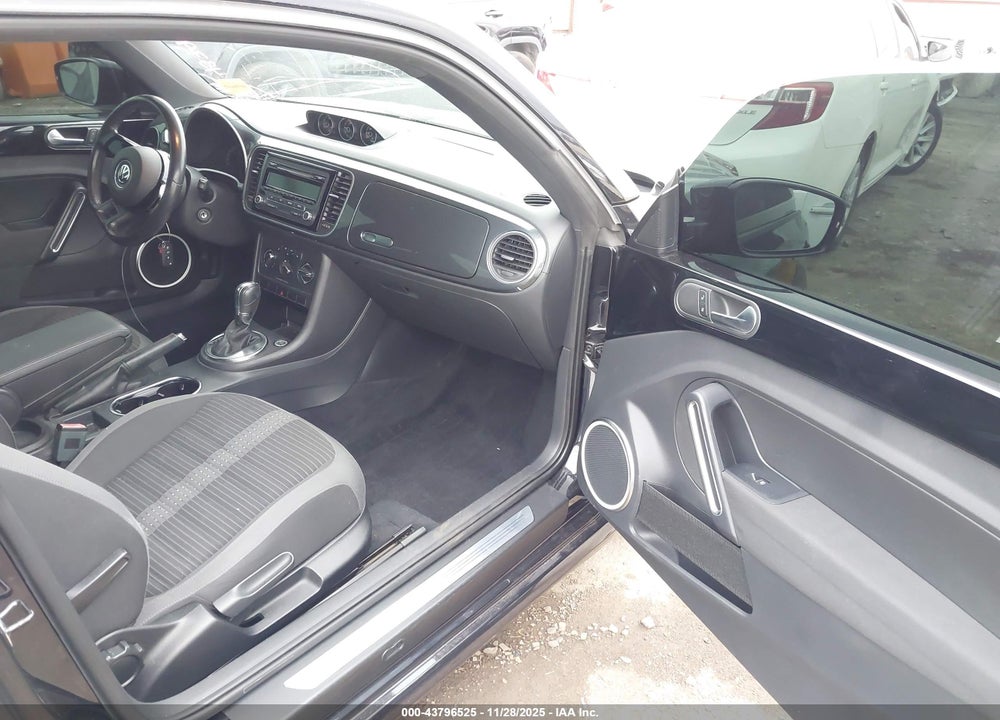 2012 VOLKSWAGEN BEETLE 2.0T VIN: 3VWV67AT7CM644082