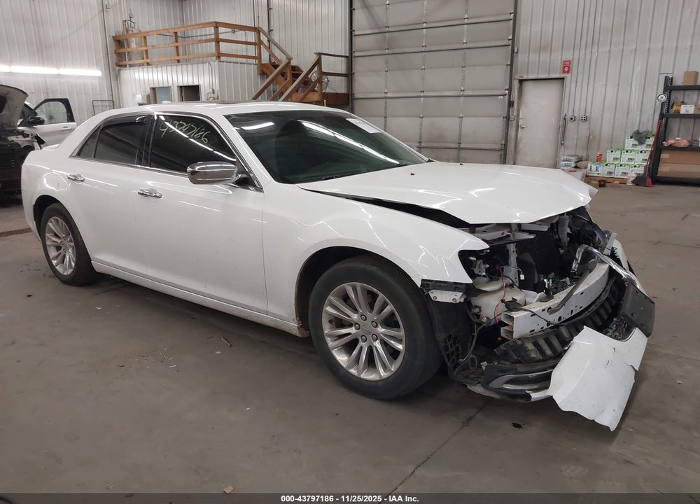 2016 CHRYSLER 300C VIN: 2C3CCAEG8GH116704