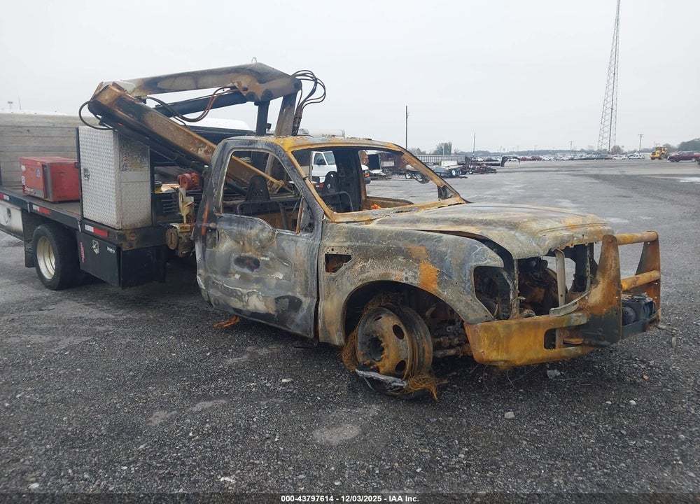 2008 FORD F-550 CHASSIS XL/XLT VIN: 1FDAF57RX8EC68388