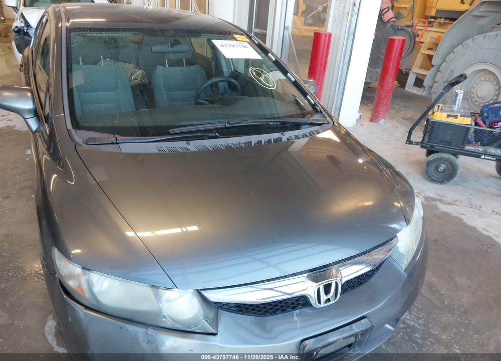 2011 HONDA CIVIC LX VIN: 19XFA1F57BE029120