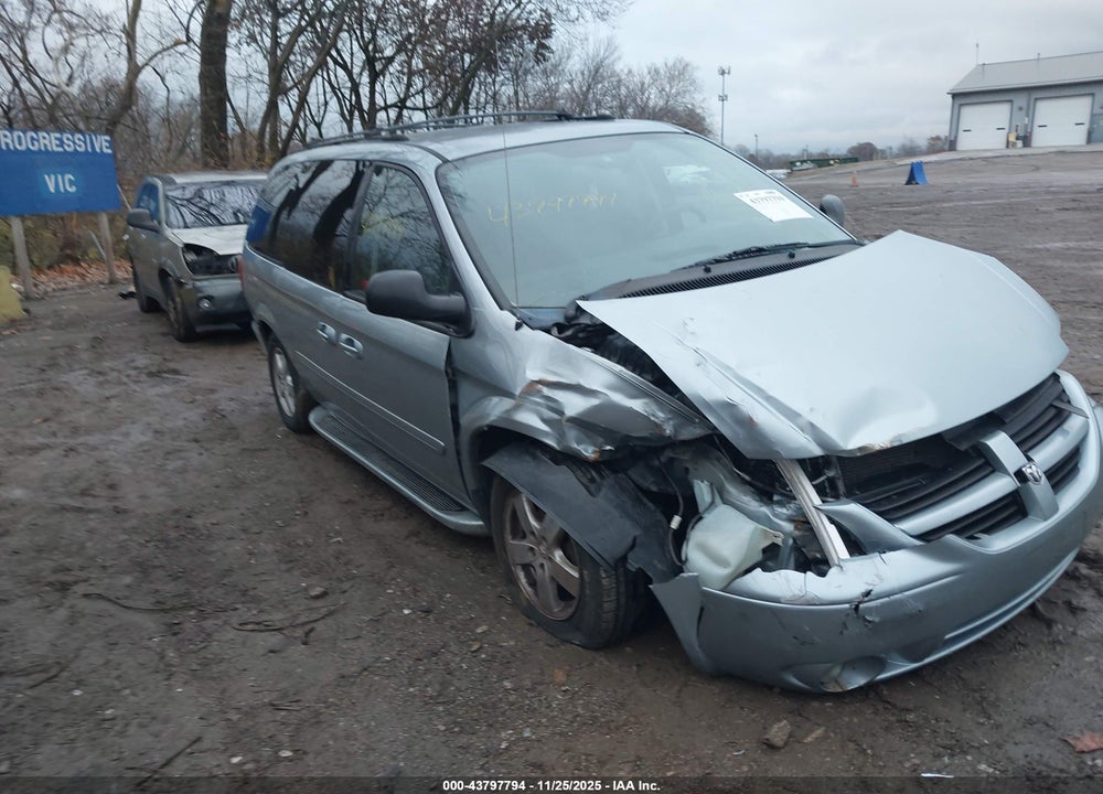 2005 DODGE GRAND CARAVAN SXT VIN: 2D8GP44L25R241921