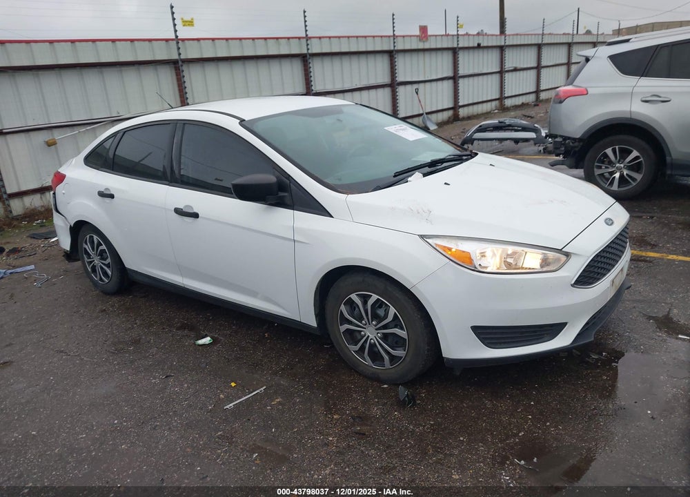 2018 FORD FOCUS S VIN: 1FADP3E24JL205335