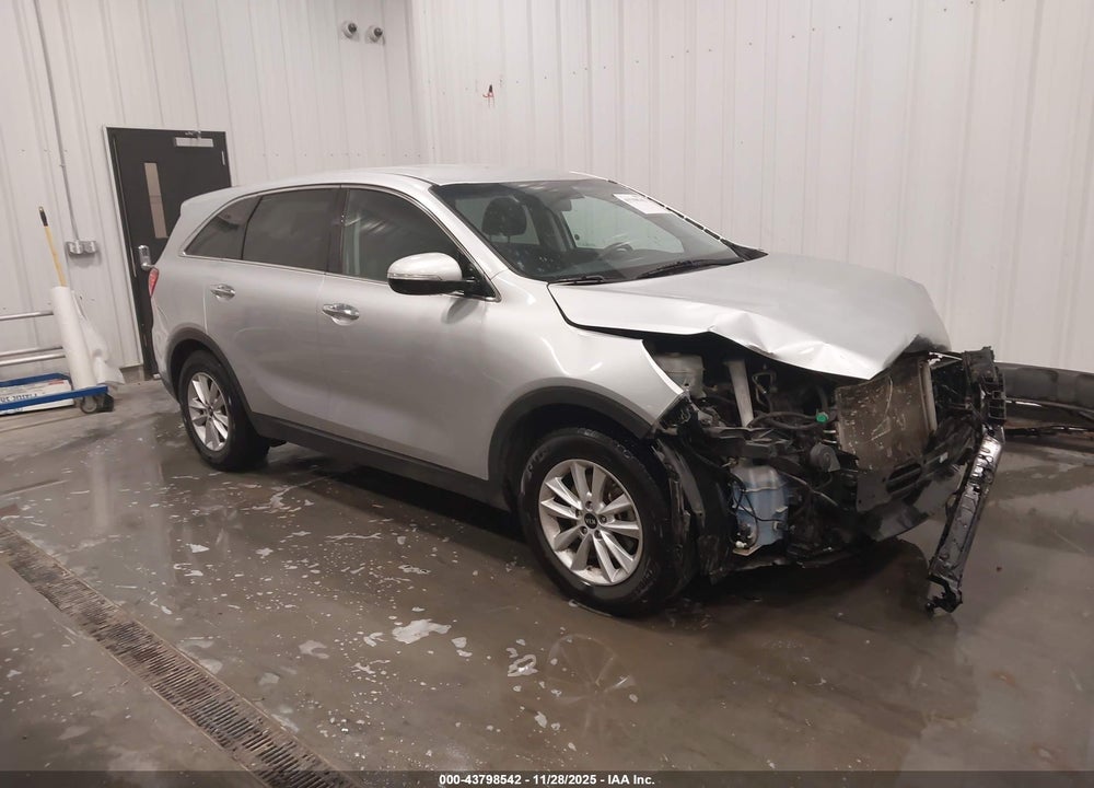2019 KIA SORENTO 2.4L L VIN: 5XYPG4A32KG578463