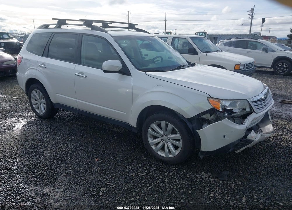 2013 SUBARU FORESTER 2.5X PREMIUM VIN: JF2SHADC6DH440373