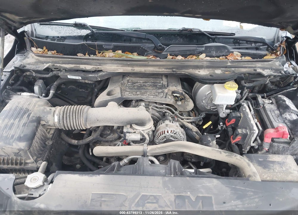 2019 RAM 1500 LAIE  4X4 5'7 BOX VIN: 1C6SRFJT4KN807399
