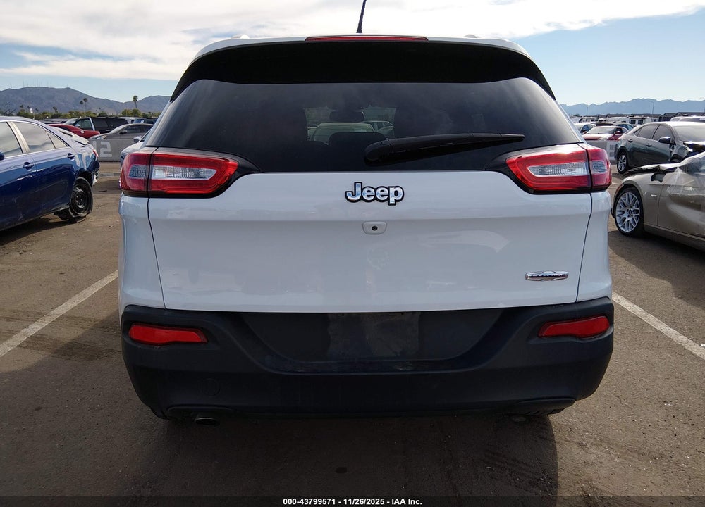 2017 JEEP CHEROKEE LATITUDE FWD VIN: 1C4PJLCBXHW547926