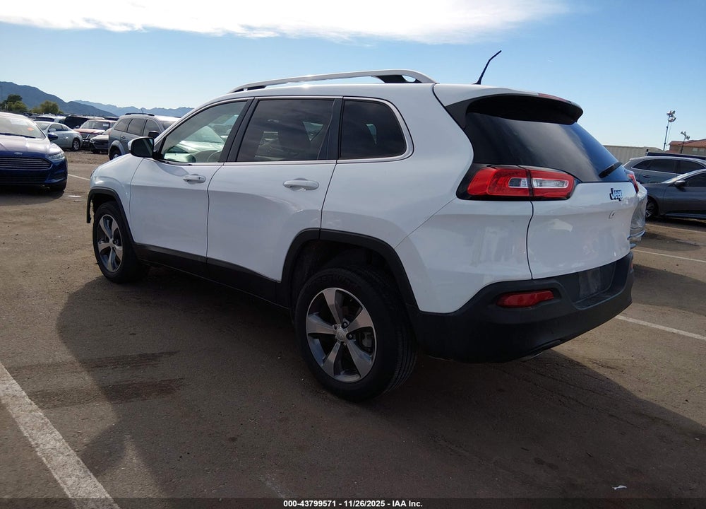 2017 JEEP CHEROKEE LATITUDE FWD VIN: 1C4PJLCBXHW547926