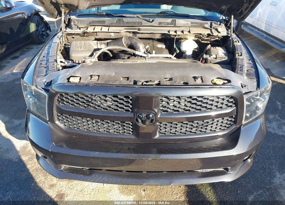 2019 RAM 1500 CLASSIC EXPRESS  4X2 6'4 BOX VIN: 1C6RR6FT1KS552347