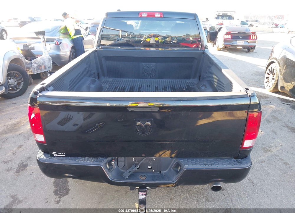 2019 RAM 1500 CLASSIC EXPRESS  4X2 6'4 BOX VIN: 1C6RR6FT1KS552347