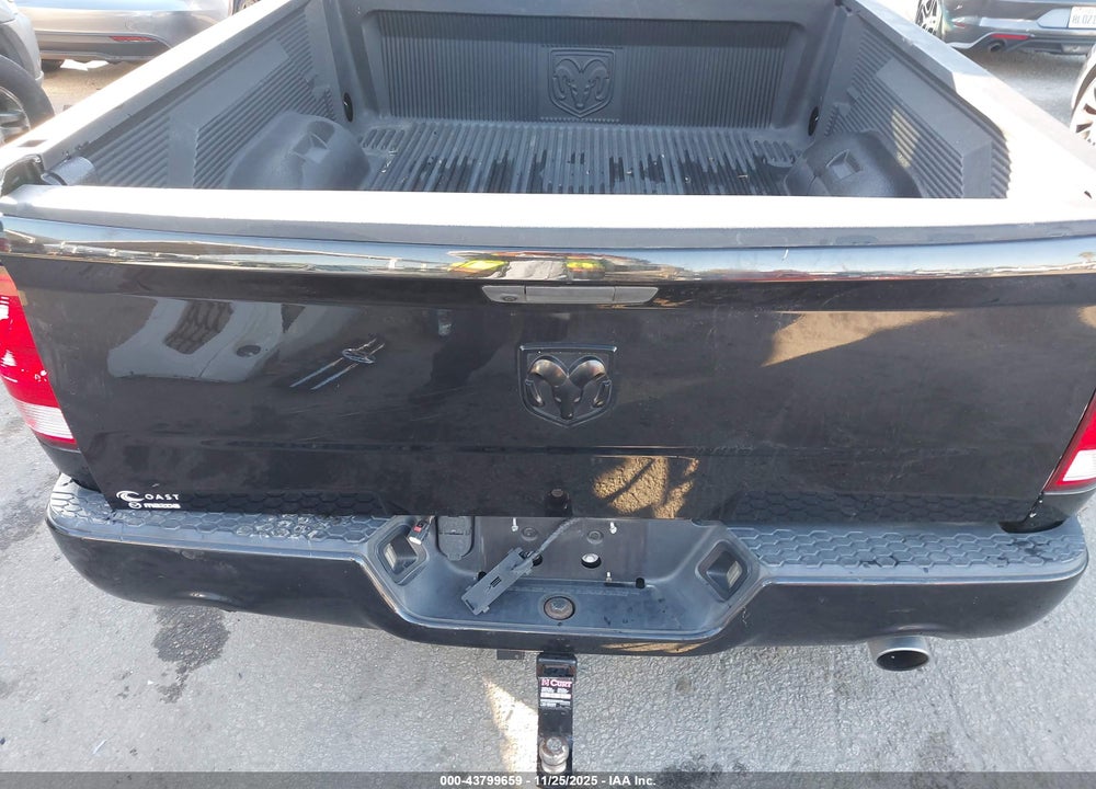 2019 RAM 1500 CLASSIC EXPRESS  4X2 6'4 BOX VIN: 1C6RR6FT1KS552347