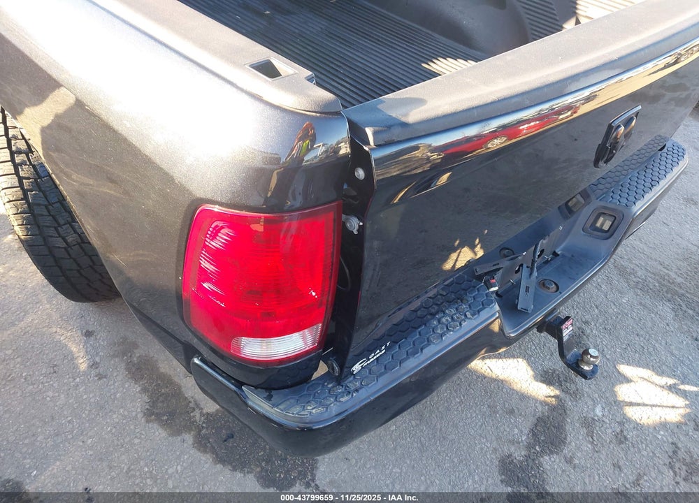 2019 RAM 1500 CLASSIC EXPRESS  4X2 6'4 BOX VIN: 1C6RR6FT1KS552347