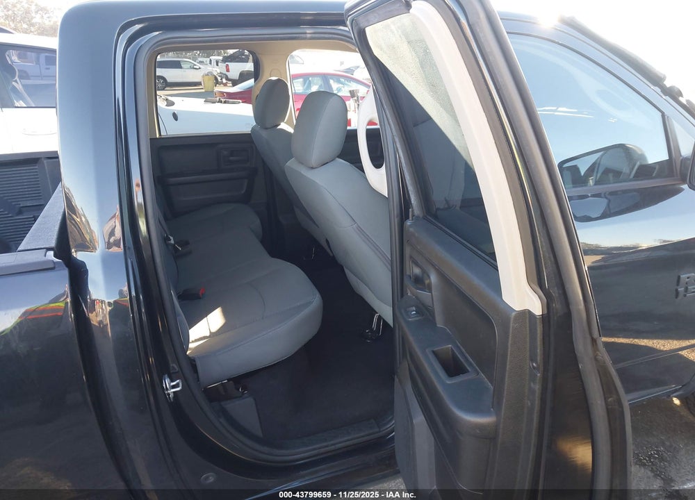 2019 RAM 1500 CLASSIC EXPRESS  4X2 6'4 BOX VIN: 1C6RR6FT1KS552347