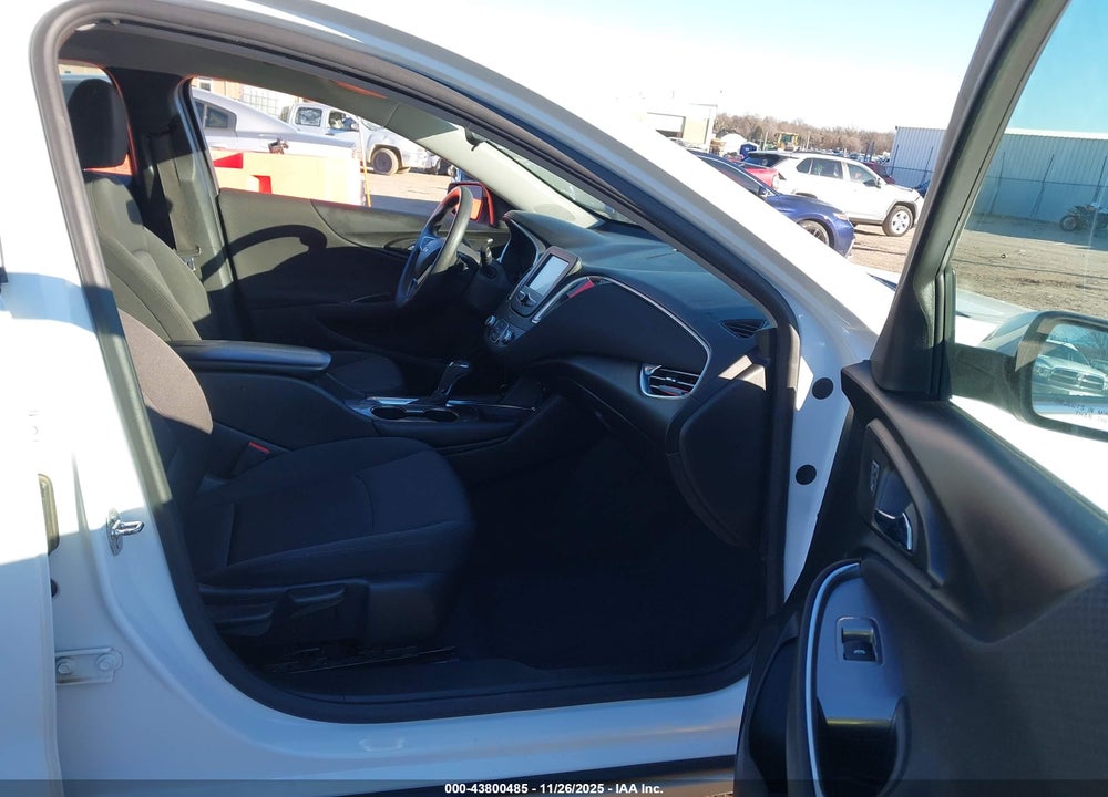 2018 CHEVROLET MALIBU LT VIN: 1G1ZD5ST5JF263432
